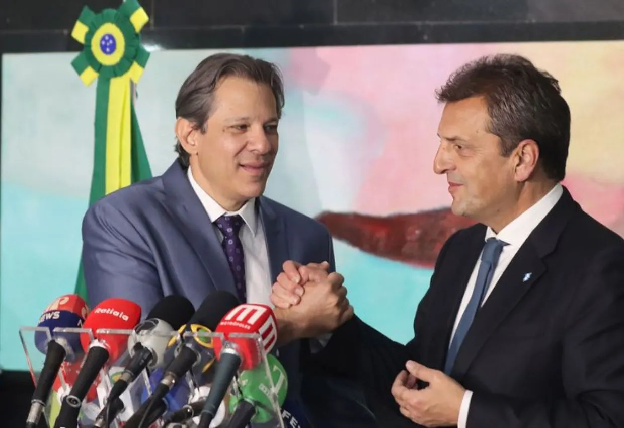 brasil-e-argentina-negociam-acordo-de-us-600-milhoes-para-exportacoes